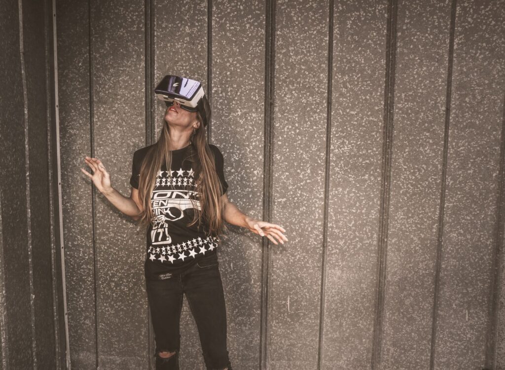 A learner wearing a headset and moving freely, a typical metaverse in education experience